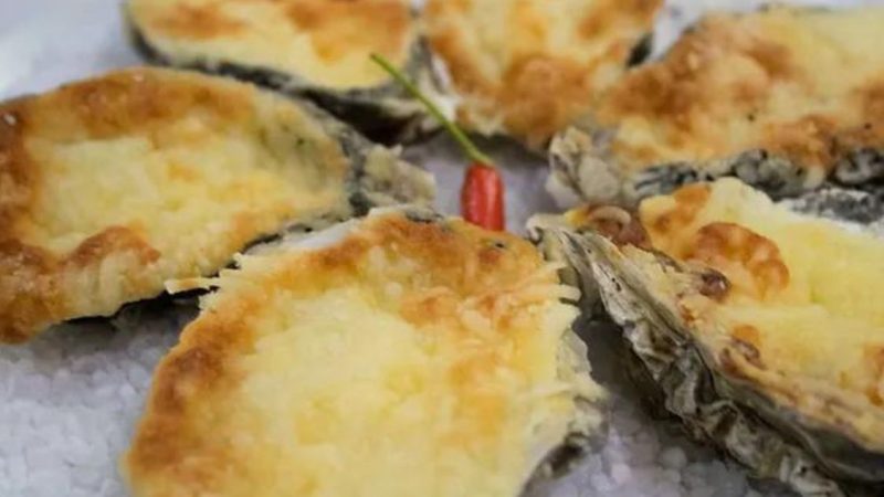 Freguesia Oyster Bar: Um Banquete de Sabores na Ilha da Magia