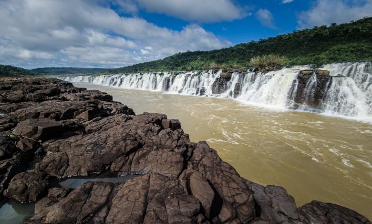 Salto Yucumã está totalmente visível para reforçar a aventura e contato com a Mata Atlântica.