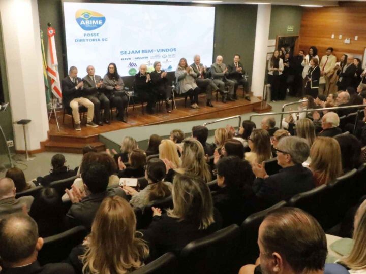 ABIME-SC realiza cerimônia de posse na Alesc com reforço ao protagonismo feminino na comunicação digital