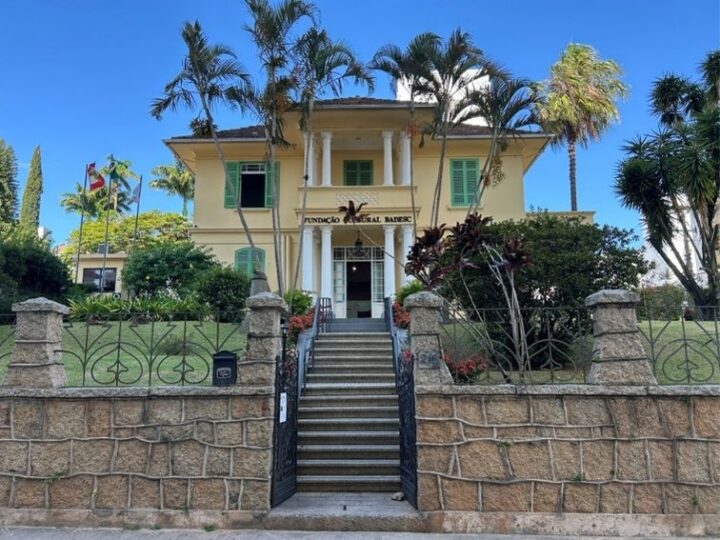 Fundação Cultural Badesc lança catálogo no aniversário de 20 anos