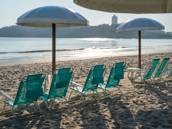6 Motivos para se hospedar na Praia Alegre, em Penha (SC)