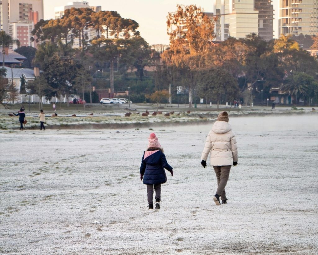 Temporada de neve na América do Sul: inexperiência com temperaturas extremas estimula procura por seguro viagem de ampla cobertura