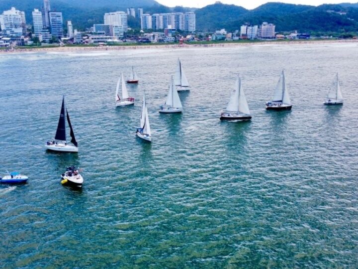 Itajaí recebe em junho etapa do maior circuito de regatas do Sul do país e deve reunir mais de 100 velejadores
