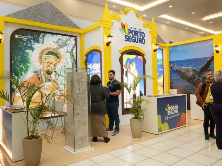 Baleias, aldeias indígenas e vila histórica: o lado pouco conhecido de Porto Seguro ganha espaço no FITCataratas