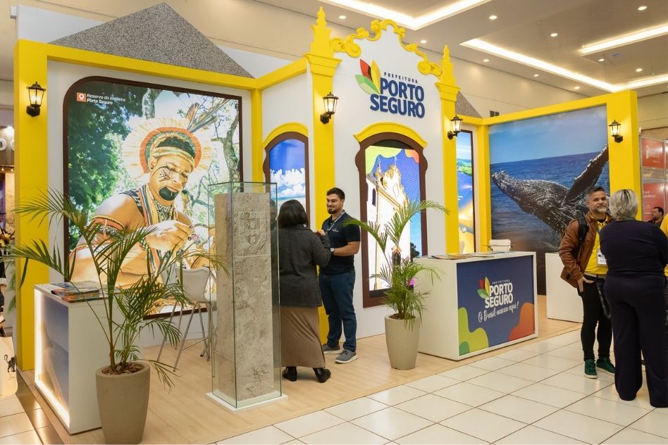 Baleias, aldeias indígenas e vila histórica: o lado pouco conhecido de Porto Seguro ganha espaço no FITCataratas