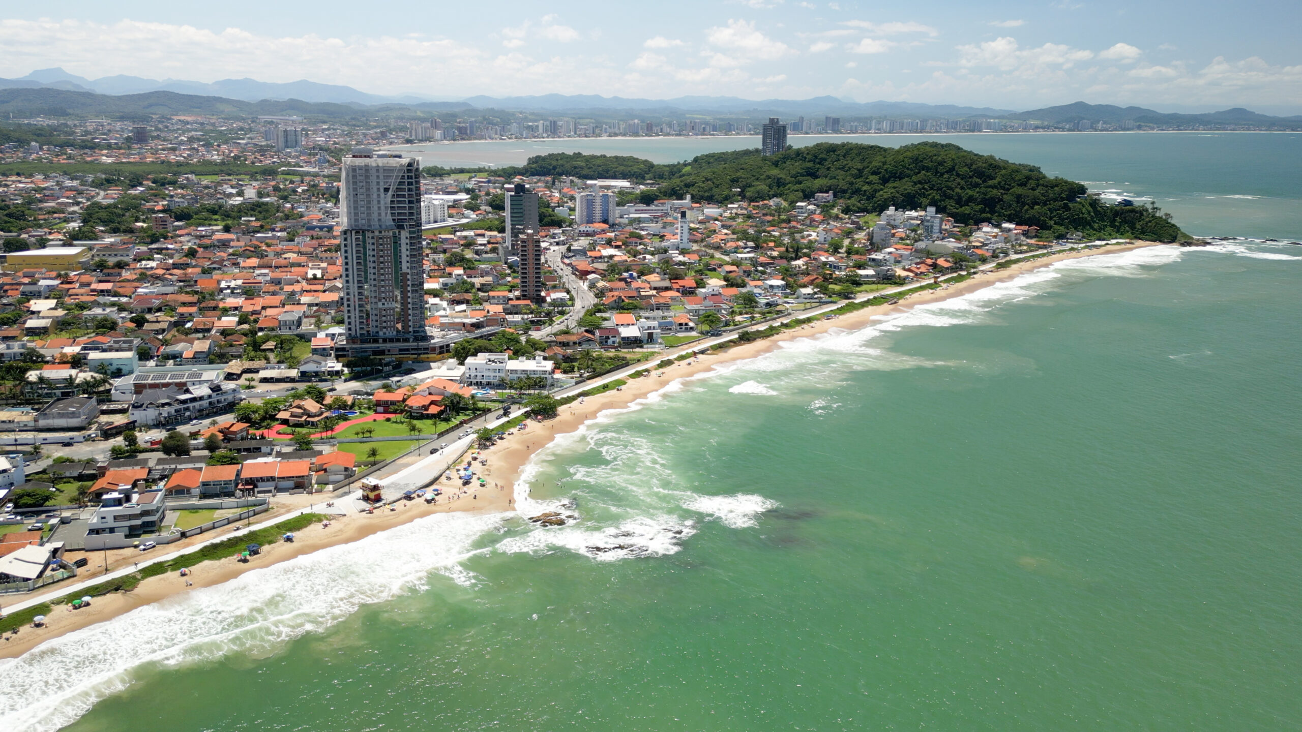 Mercado imobiliário de Penha vive nova fase de valorização e atrai atenção de investidores