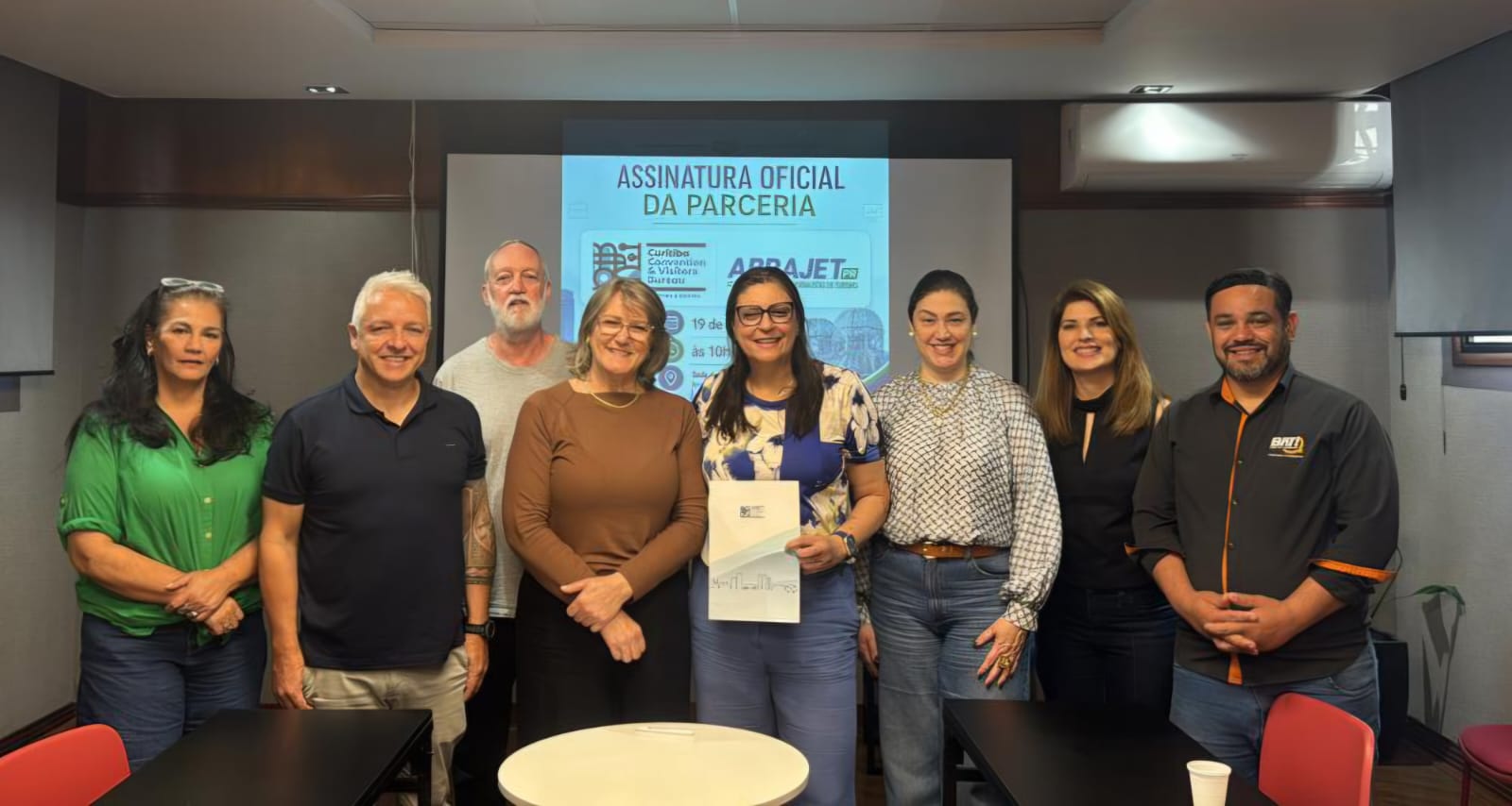Abrajet-PR formaliza associação ao Curitiba Convention e amplia parceria pelo turismo do Paraná