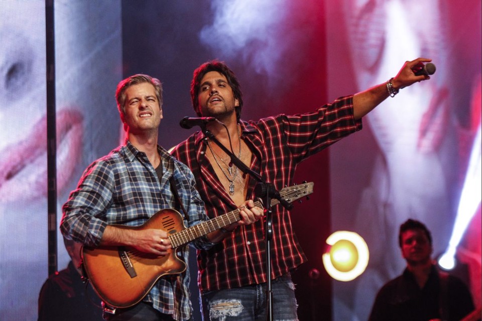 Zezé Di Camargo & Luciano e Victor & Leo serão atrações exclusivas do Superia Recanto Cataratas em Foz do Iguaçu