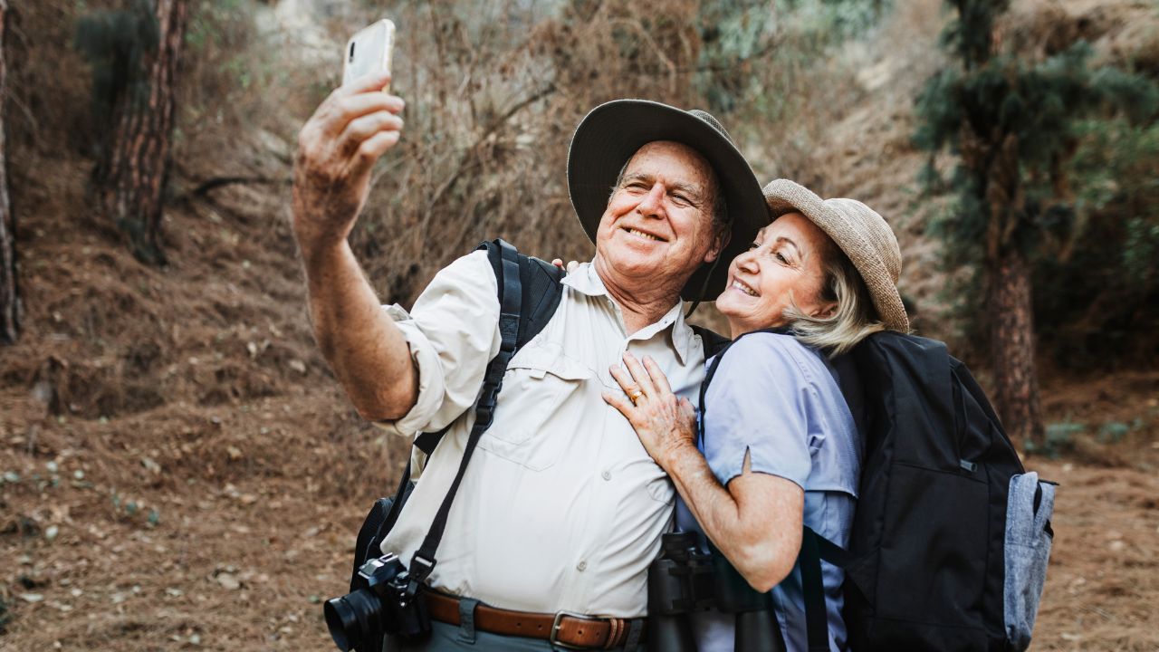 Turismo prateado: 5 tendências dos viajantes 50+