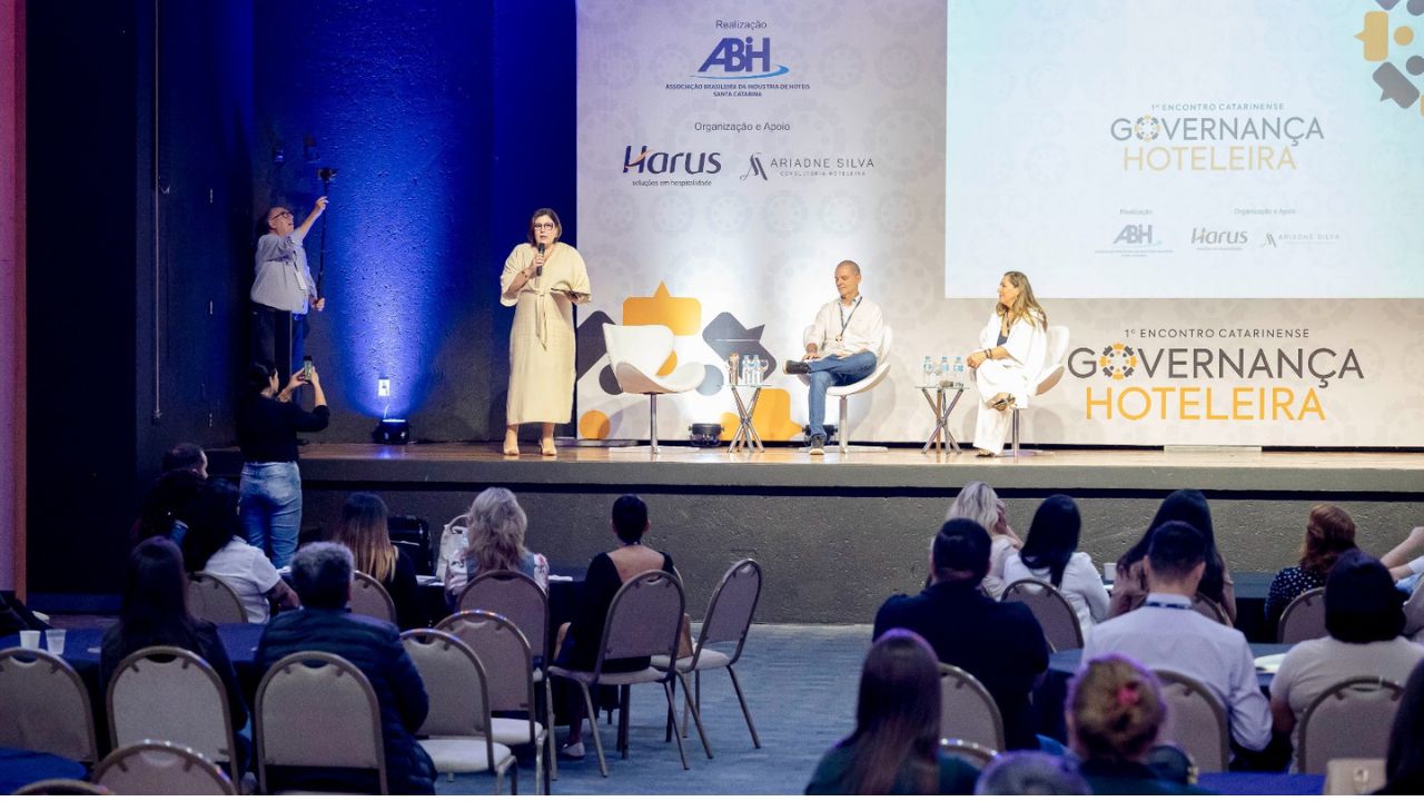 Harus e ABIH-SC reforçam agenda de qualificação profissional na hotelaria catarinense